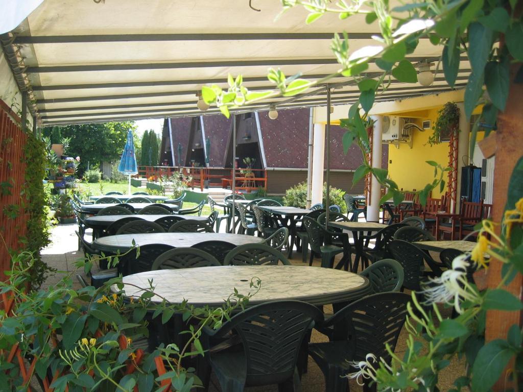 Abadszaloki Vitorlas Vendeghaz Hotel Exterior photo