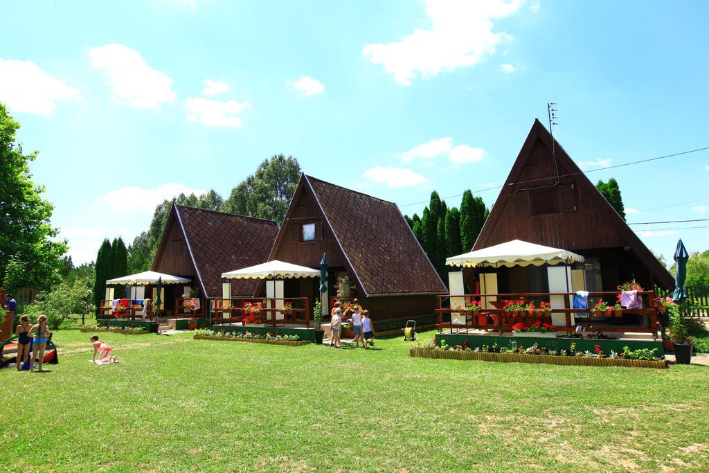 Abadszaloki Vitorlas Vendeghaz Hotel Exterior photo
